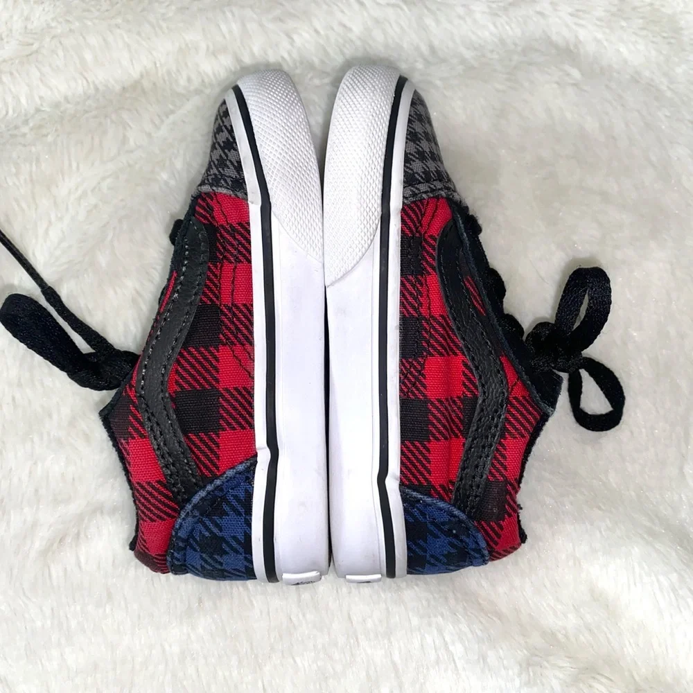 Vans - Picture 6 of 8